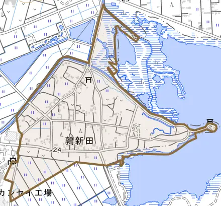 大字鶉新田とその周辺の地図。町の範囲を重ねている