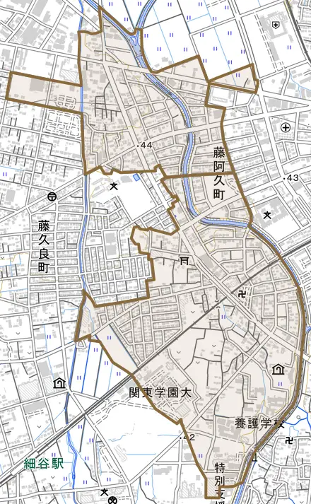 藤阿久町とその周辺の地図。町の範囲を重ねている