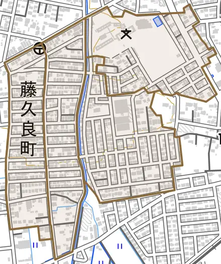 藤久良町とその周辺の地図。町の範囲を重ねている