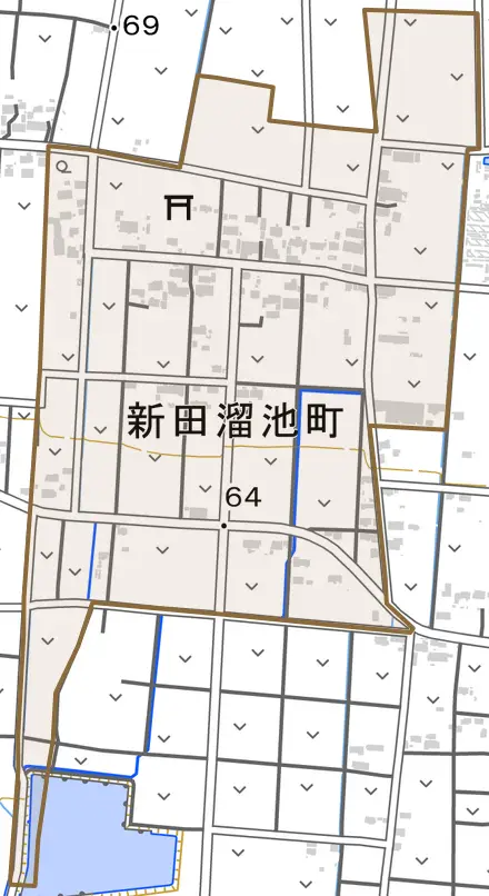 新田溜池町とその周辺の地図。町の範囲を重ねている