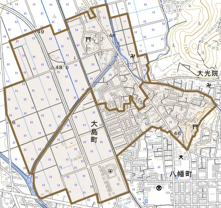 大島町とその周辺の地図。町の範囲を重ねている