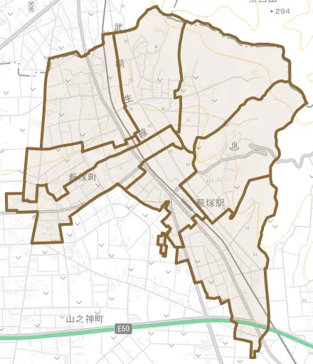 藪塚町とその周辺の地図。町の範囲を重ねている