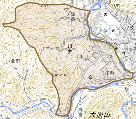 大字川井とその周辺の地図。町の範囲を重ねている