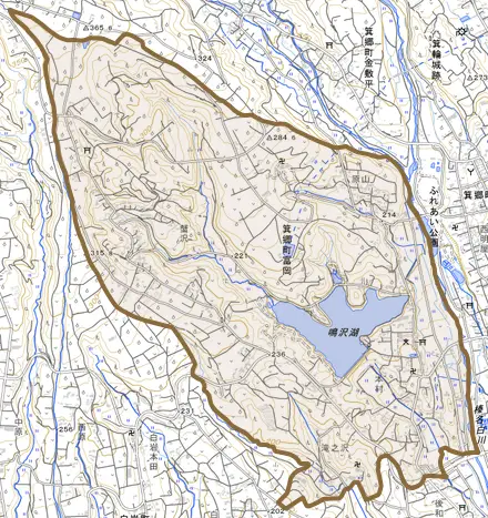 箕郷町富岡とその周辺の地図。町の範囲を重ねている