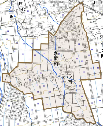 楽間町とその周辺の地図。町の範囲を重ねている