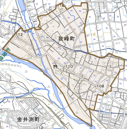 我峰町とその周辺の地図。町の範囲を重ねている
