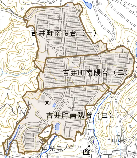 吉井町南陽台とその周辺の地図。町の範囲を重ねている