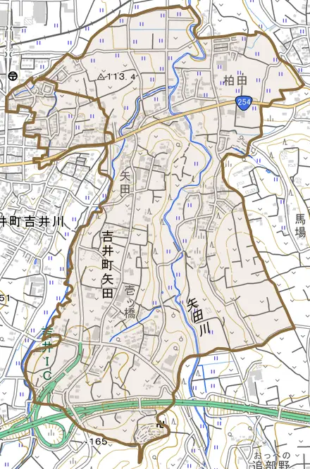 吉井町矢田とその周辺の地図。町の範囲を重ねている