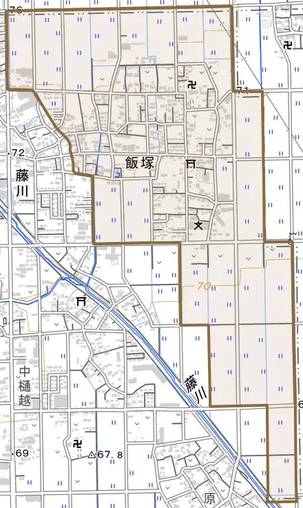 大字飯塚とその周辺の地図。町の範囲を重ねている