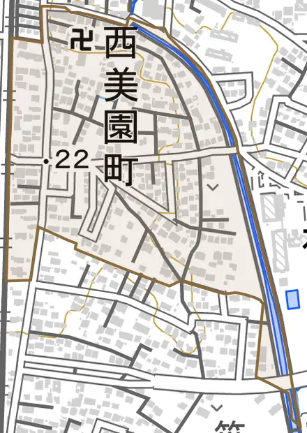 西美園町とその周辺の地図。町の範囲を重ねている
