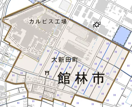 大新田町とその周辺の地図。町の範囲を重ねている
