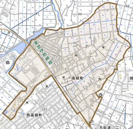 高根町とその周辺の地図。町の範囲を重ねている