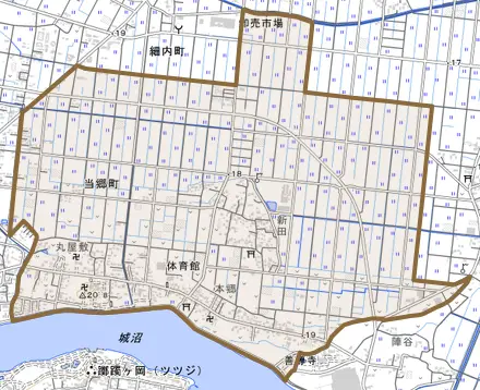 当郷町とその周辺の地図。町の範囲を重ねている