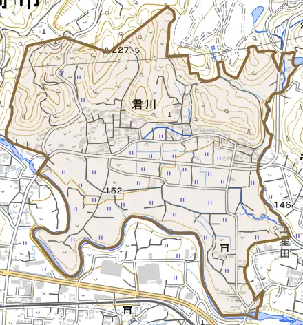 君川とその周辺の地図。町の範囲を重ねている