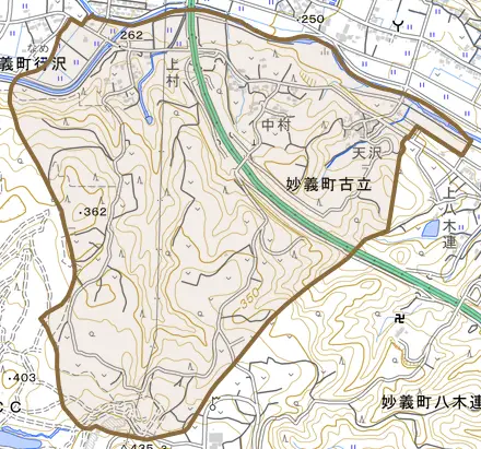 妙義町古立とその周辺の地図。町の範囲を重ねている