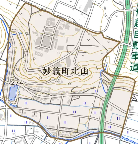 妙義町北山とその周辺の地図。町の範囲を重ねている
