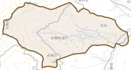 妙義町諸戸とその周辺の地図。町の範囲を重ねている