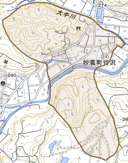 妙義町行沢とその周辺の地図。町の範囲を重ねている