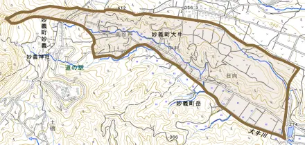 妙義町大牛とその周辺の地図。町の範囲を重ねている