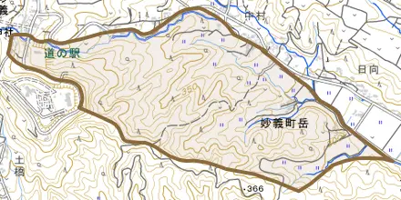 妙義町岳とその周辺の地図。町の範囲を重ねている