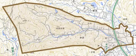 中沢とその周辺の地図。町の範囲を重ねている