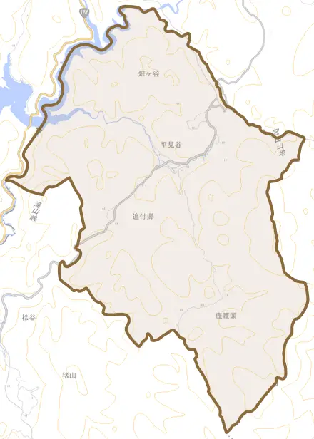 大字平見谷とその周辺の地図。町の範囲を重ねている