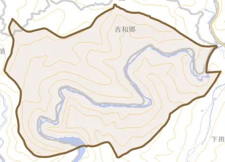 大字吉和郷とその周辺の地図。町の範囲を重ねている