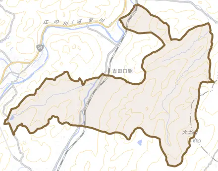甲田町上小原とその周辺の地図。町の範囲を重ねている