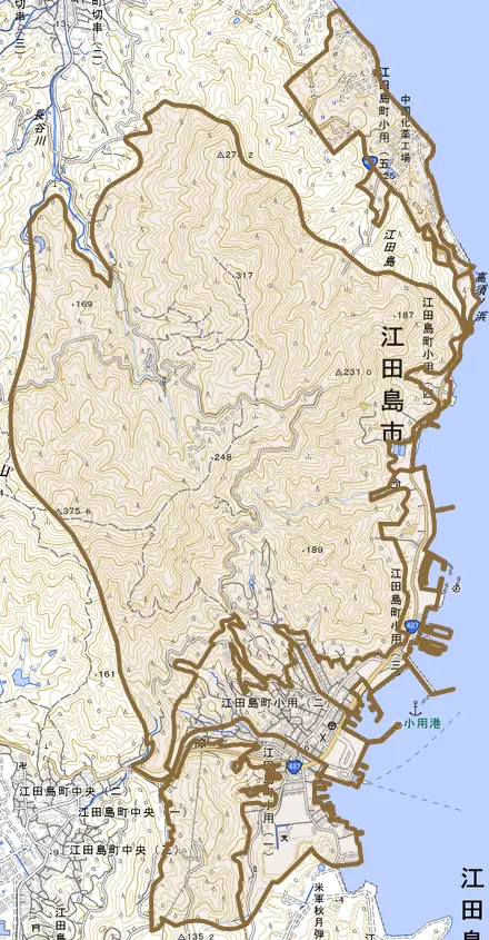 江田島町小用とその周辺の地図。町の範囲を重ねている