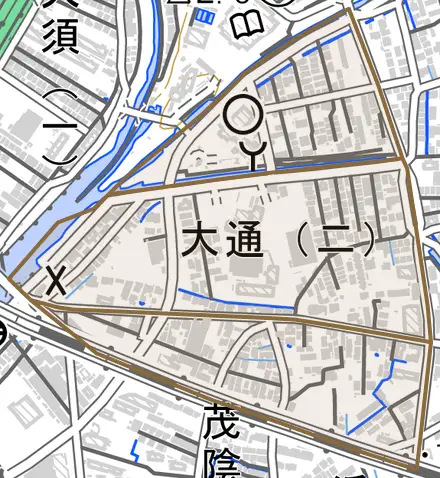 大通とその周辺の地図。町の範囲を重ねている