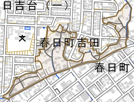 春日町吉田とその周辺の地図。町の範囲を重ねている