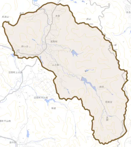 熊野町とその周辺の地図。町の範囲を重ねている