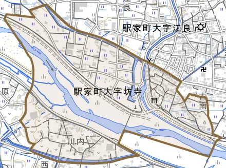 駅家町大字坊寺とその周辺の地図。町の範囲を重ねている