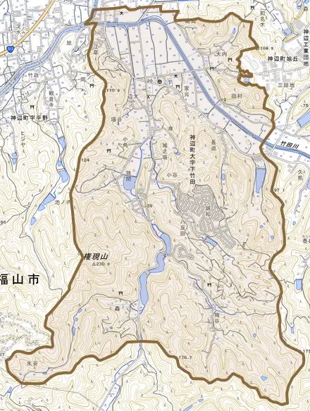 神辺町大字下竹田とその周辺の地図。町の範囲を重ねている