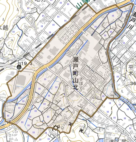 瀬戸町大字山北とその周辺の地図。町の範囲を重ねている