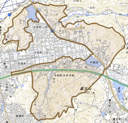 千田町大字千田とその周辺の地図。町の範囲を重ねている