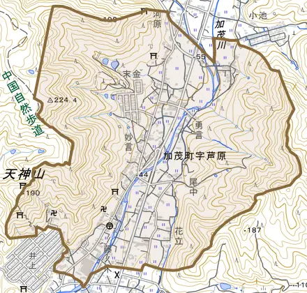 加茂町字芦原とその周辺の地図。町の範囲を重ねている