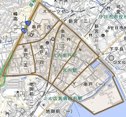 串戸とその周辺の地図。町の範囲を重ねている