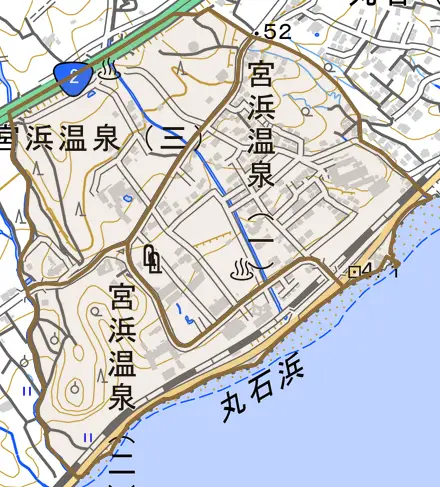 宮浜温泉とその周辺の地図。町の範囲を重ねている