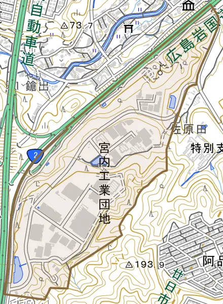 宮内工業団地とその周辺の地図。町の範囲を重ねている