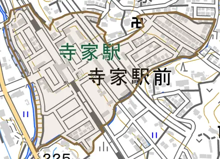寺家駅前とその周辺の地図。町の範囲を重ねている