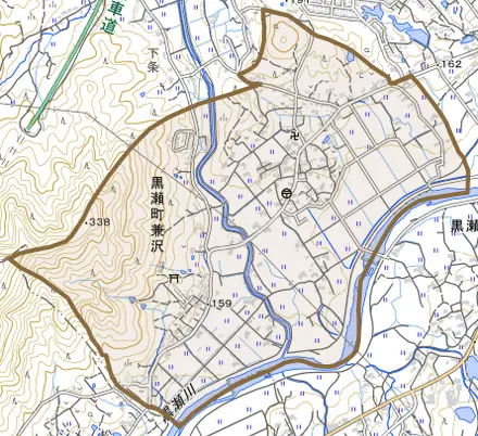 黒瀬町兼沢とその周辺の地図。町の範囲を重ねている