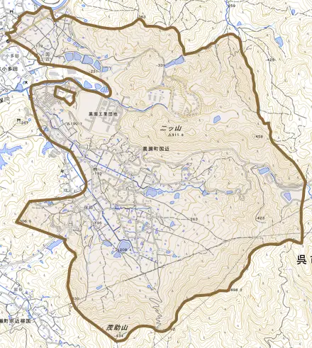 黒瀬町国近とその周辺の地図。町の範囲を重ねている