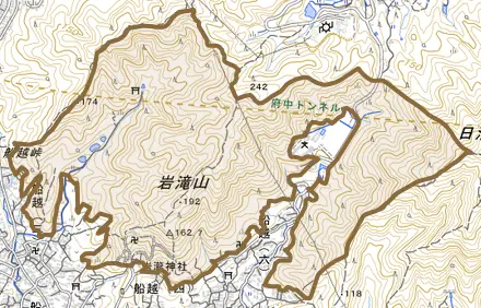 船越町とその周辺の地図。町の範囲を重ねている