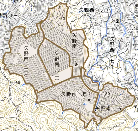 矢野南とその周辺の地図。町の範囲を重ねている