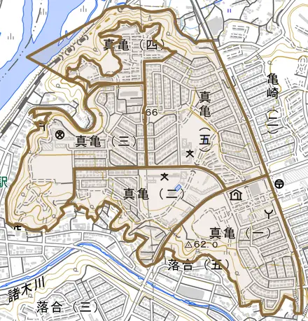 真亀とその周辺の地図。町の範囲を重ねている
