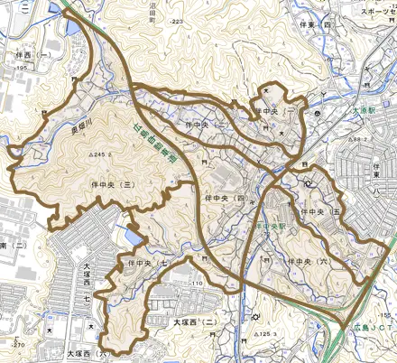 伴中央とその周辺の地図。町の範囲を重ねている