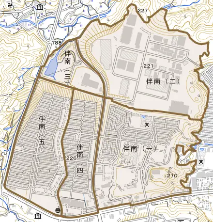伴南とその周辺の地図。町の範囲を重ねている