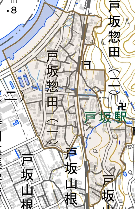 戸坂惣田とその周辺の地図。町の範囲を重ねている