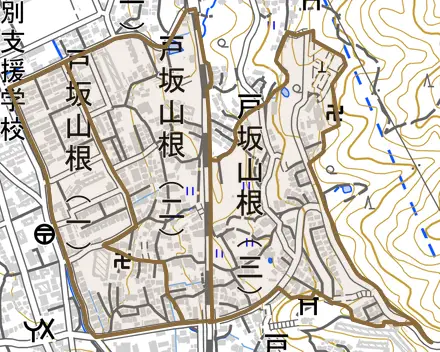 戸坂山根とその周辺の地図。町の範囲を重ねている